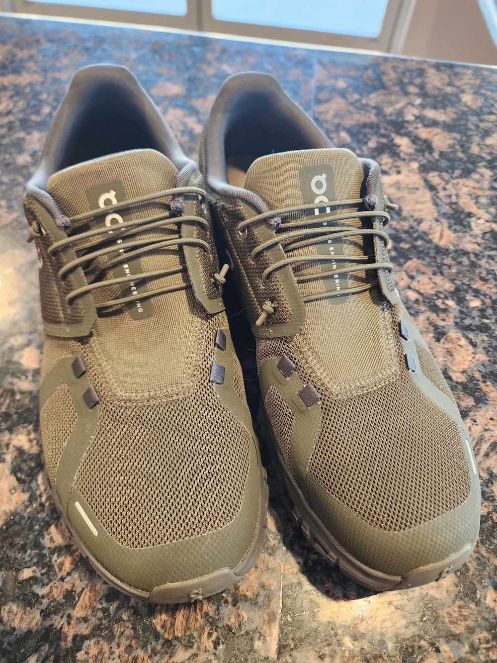 On Cloud 5 Running Shoes Green & Black US 9